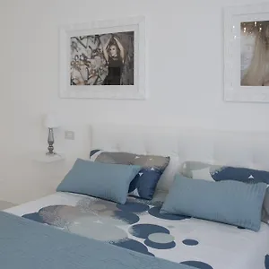 Apartment Artist's, Bari