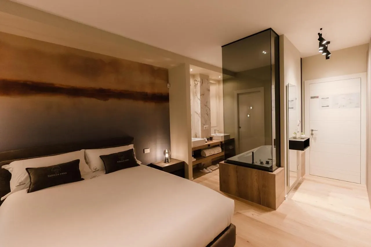 'Tabula Rasa Exclusive Rooms' Bari 0*,  Italy